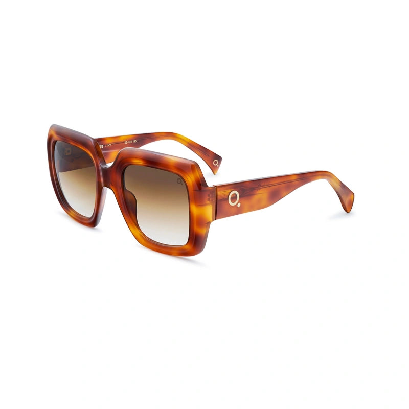 ETNIA BARCELONA-Brigitte